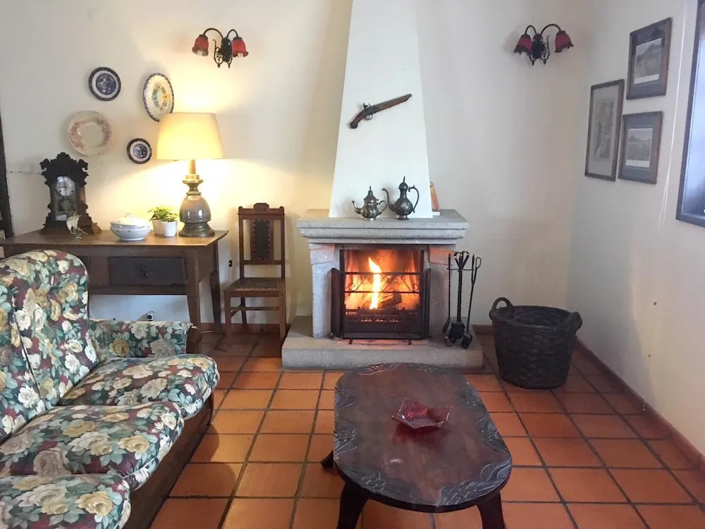 Villa With 6 Bedrooms in Castelo de Paiva, With Wonderful Mountain Vie