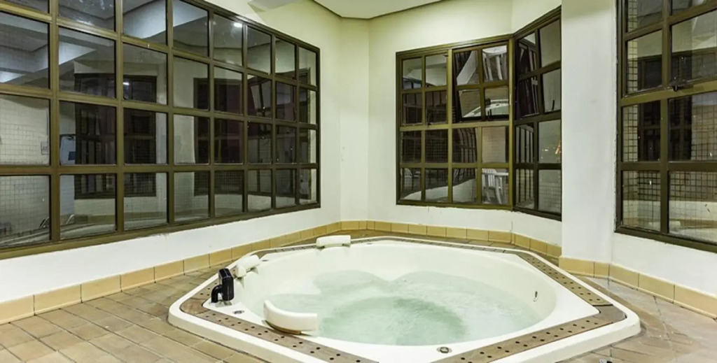 Paulista Wall Street Flat 10