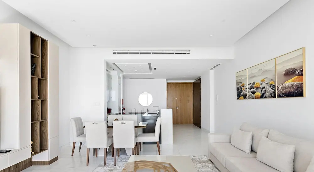 WelHome - Luxe Apt With Dazzling Views Steps From The Beach