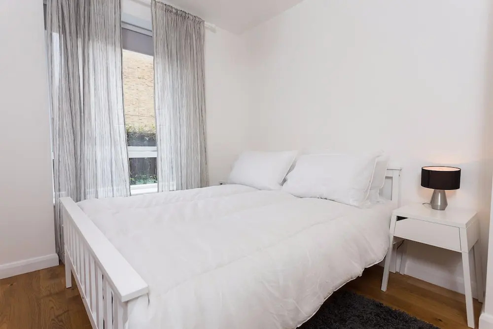 3 Bedroom Flat next to Victoria Park Sleeps 6