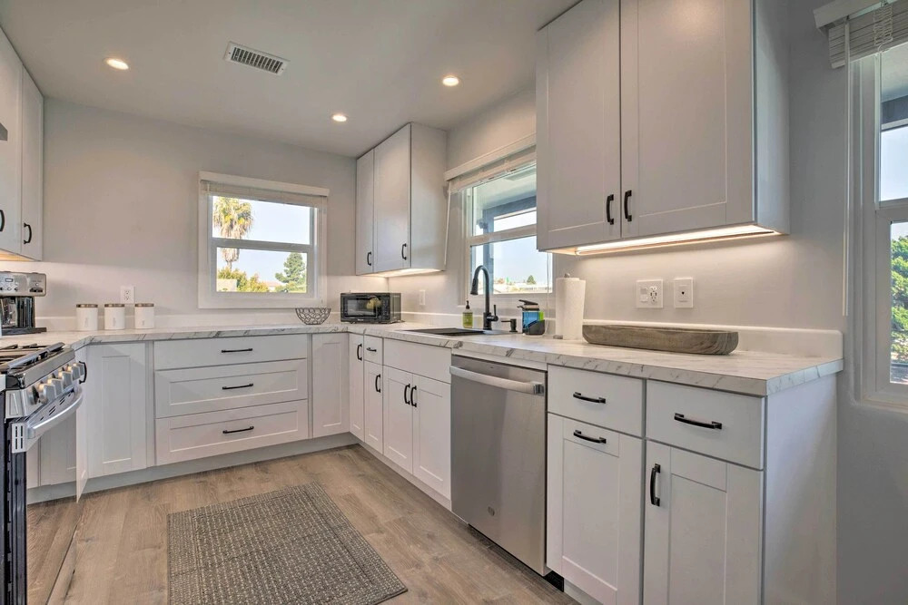 Charming San Diego Apartment - Walk to Bay!