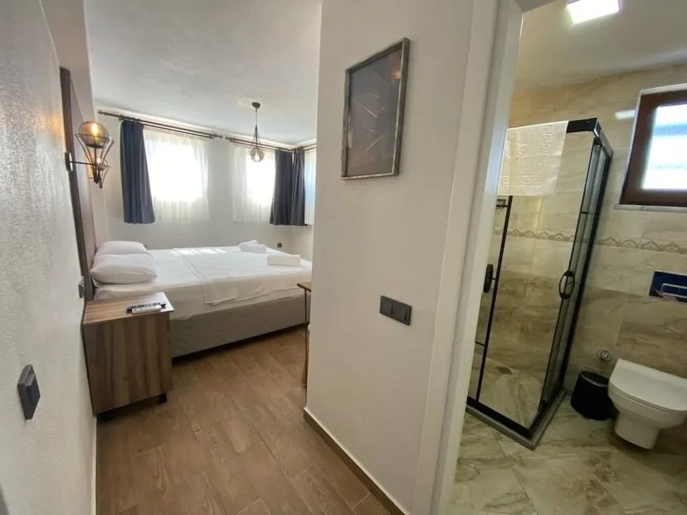 Tinos Otel & Bağ Evi 12 Yaş Üstü