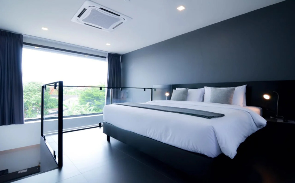CREW Hotel