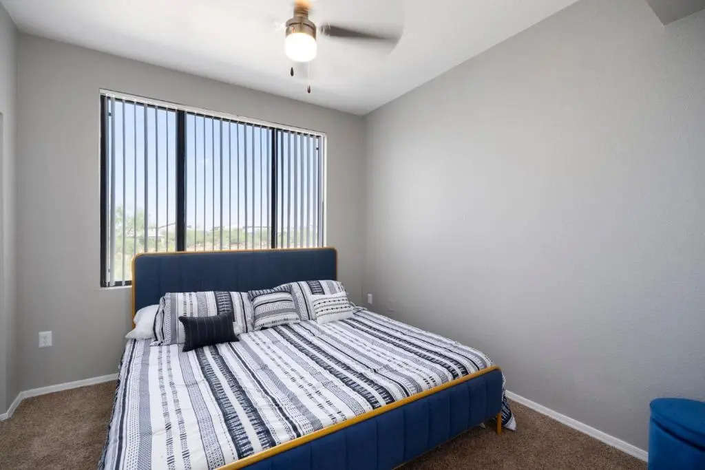 Luxury Mountain View 2BR with balcony located in Scottsdale
