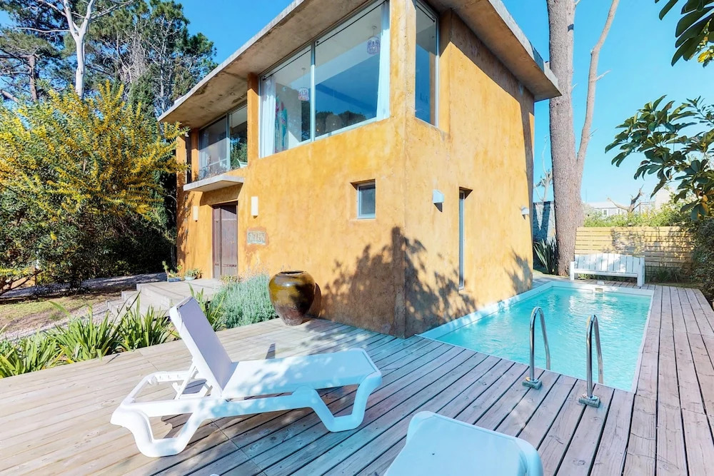 Casa con piscina privada Montoya I