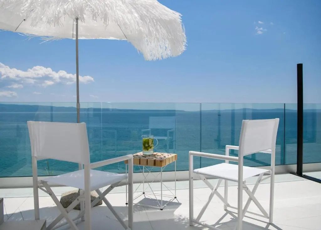 Gallery Luxury Suites & Rooms-Only Adults