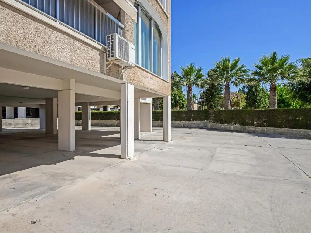 Sanders Sun City - 3-bdr Apt With Shared Pool