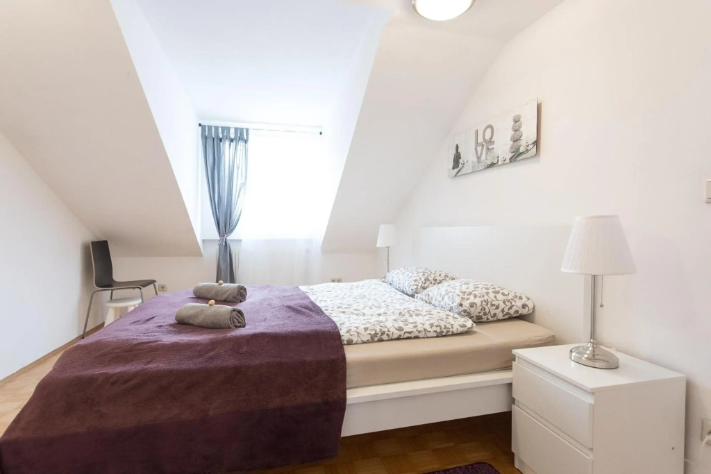 Lovely Two Level Apartment For Families