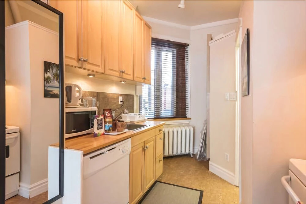 Spacious Bachelor Apt offered by Short Term Stays