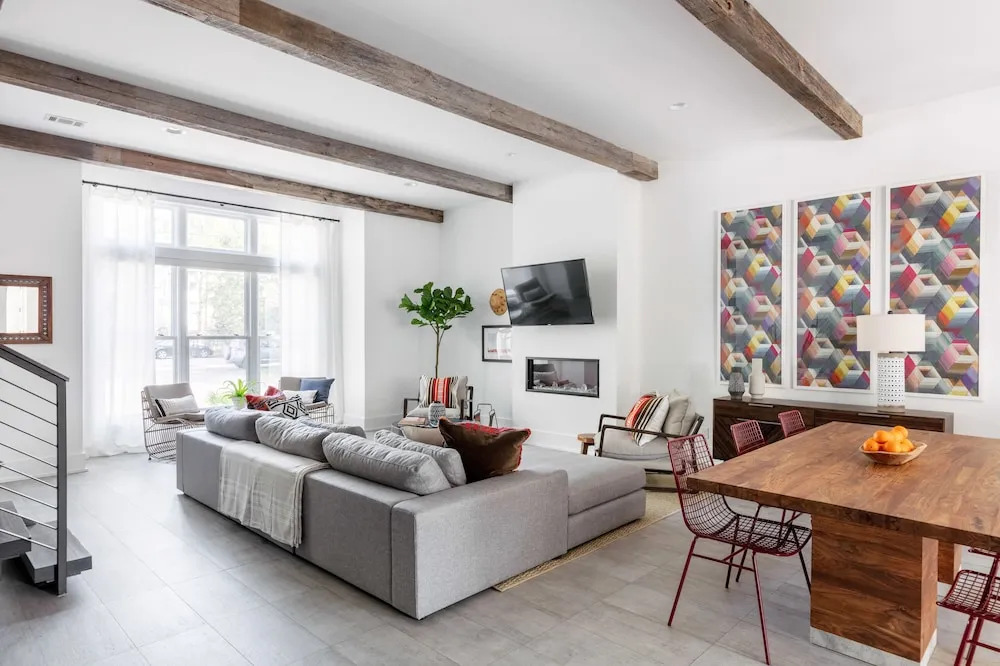 Historic District Charmer - 3 Br Townhouse
