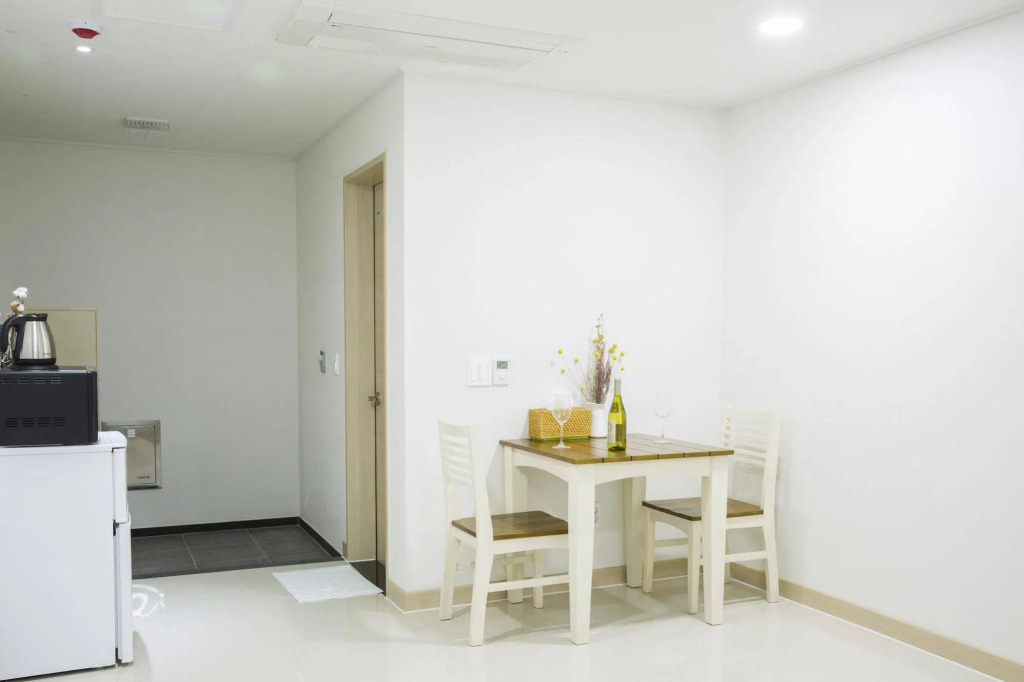 J Raum Resort