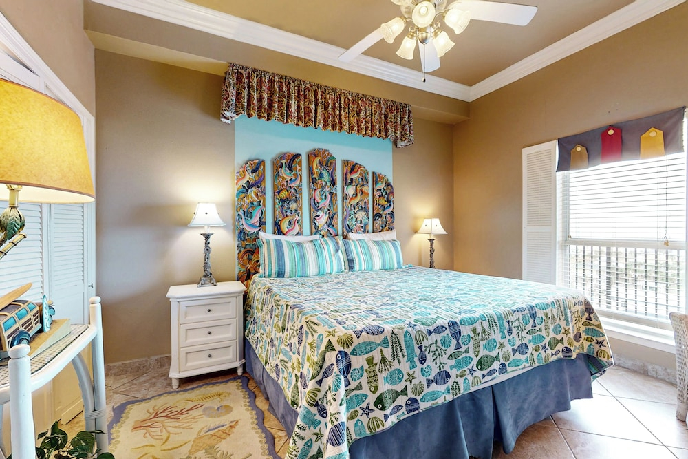 Gulf-view 3BR Penthouse: Suntide III - Unit 1105
