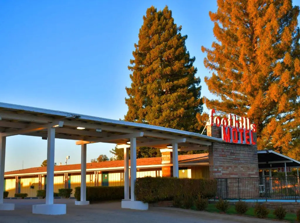 Foothills Motel