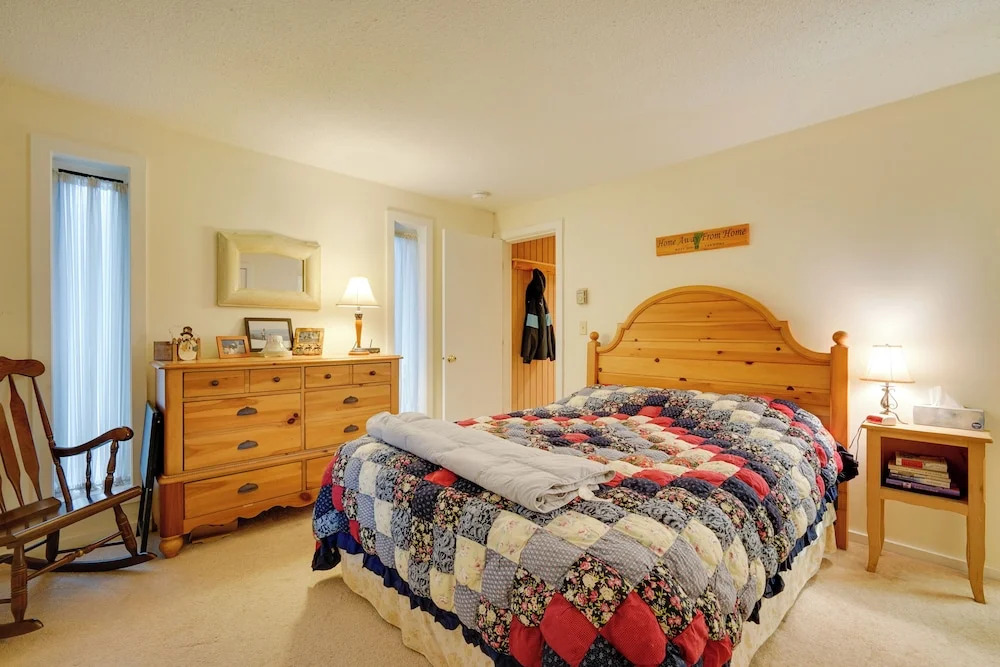 Dover Condo w/ Grill & Balcony: 3 Mi to Mt Snow!