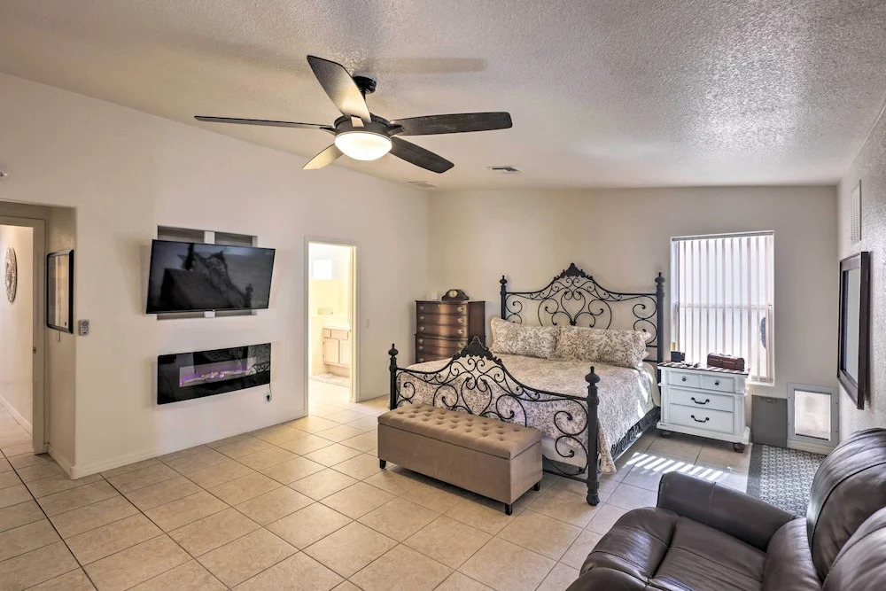 Beautiful Havasu Retreat w/ Hot Tub, Pet Friendly!