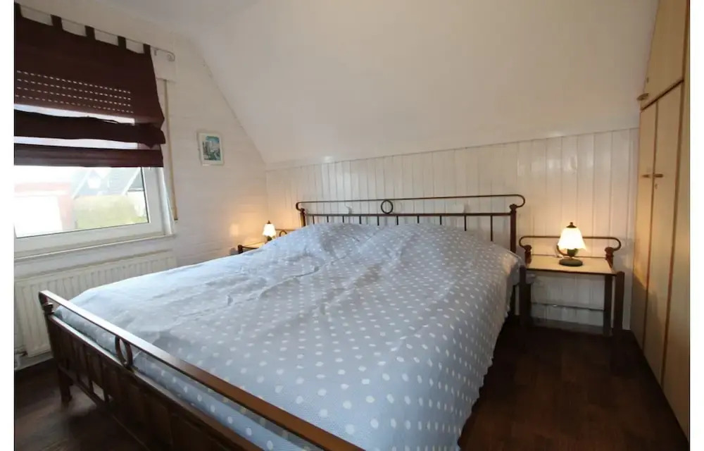 Ferienhaus Toms Hutte mit Terrasse in Dornum