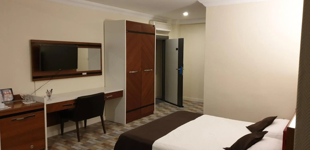 Eriza Hotel