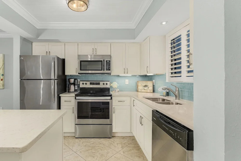 Beach Villas # 304 - Bogo24 2 Bedroom Condo by RedAwning