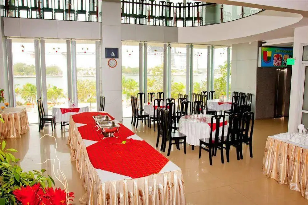 Salem Riverside Hotel