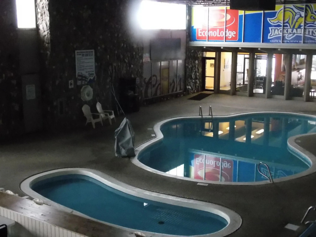 Econo Lodge Inn & Suites Brookings