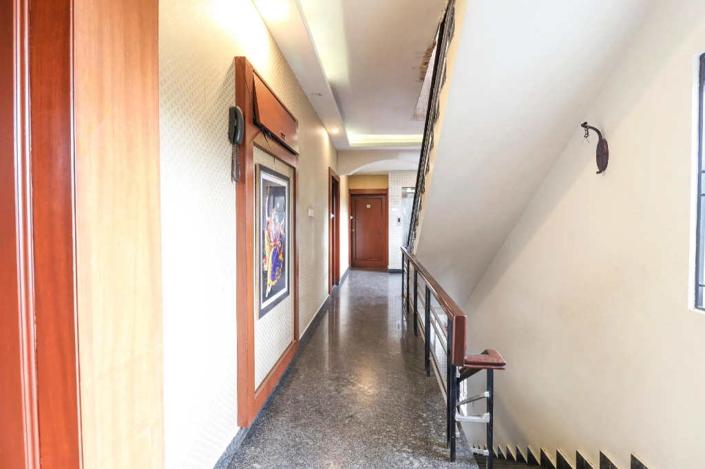 OYO 3242 Hotel Status Executive Room's