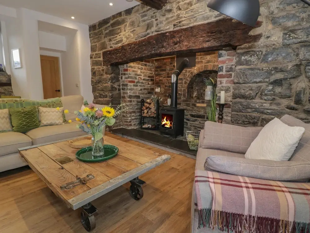 Plas Glan Yr Afon