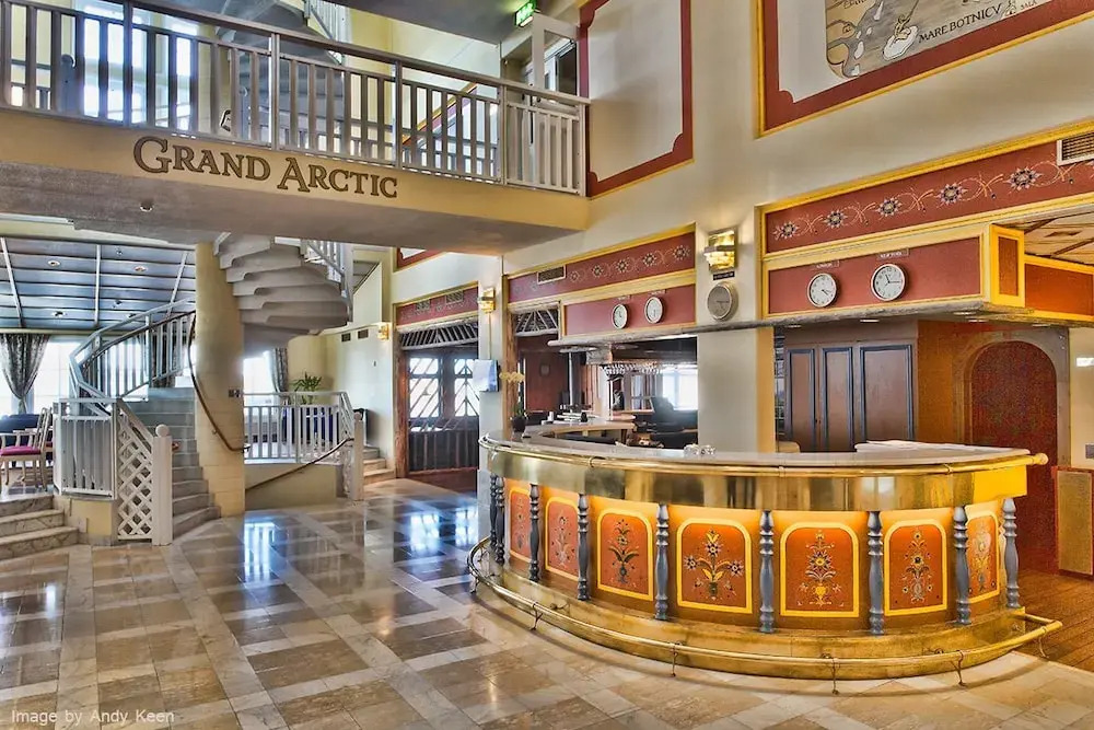 Grand Arctic Resort