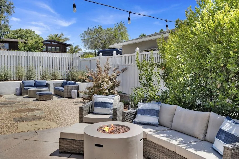 Mesa Cottage - Patio With BBQ and Firepit