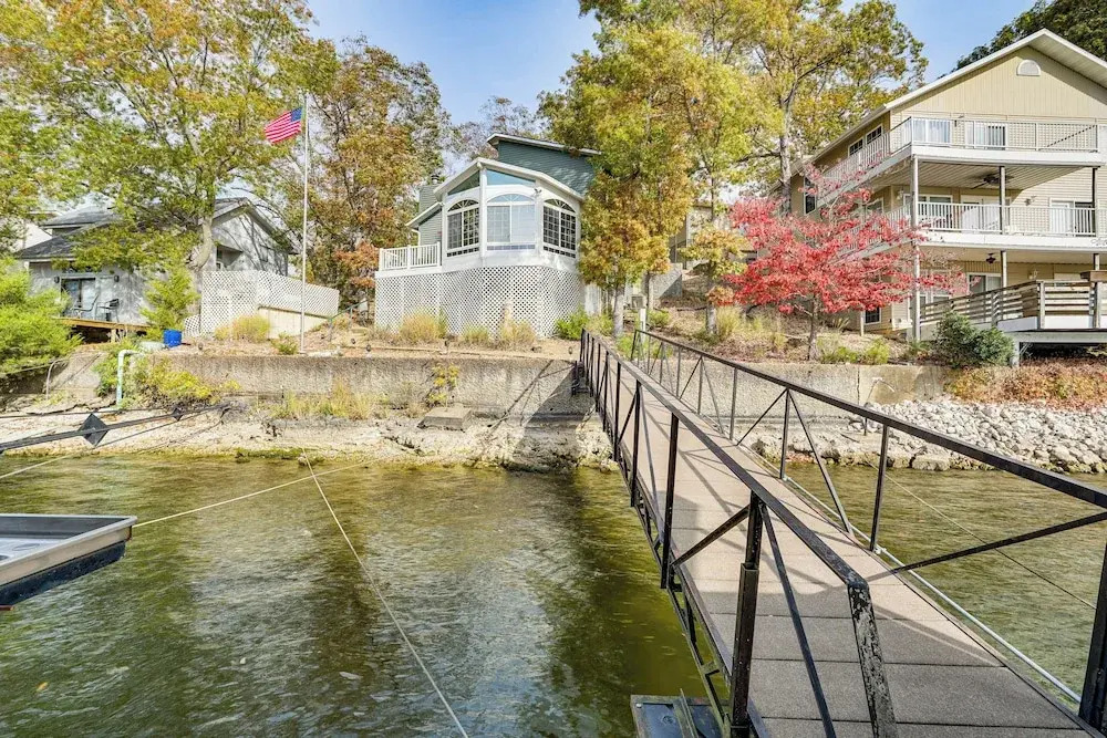 Dock & Kayaks: Lake Ozark Family Retreat