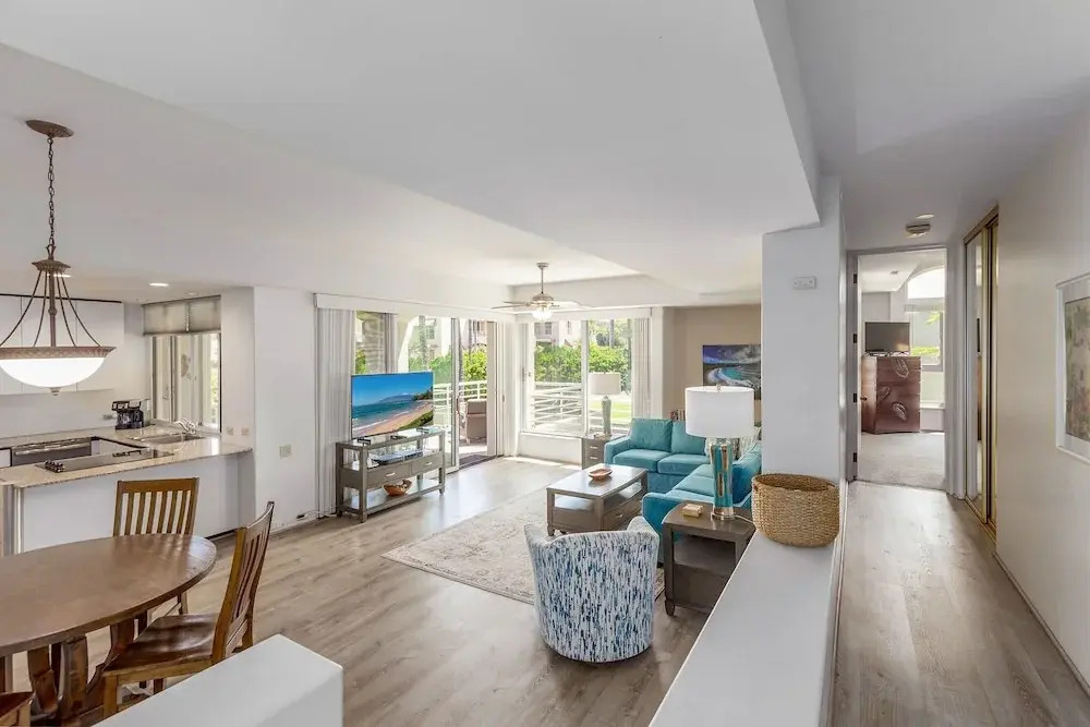New! Palms 702 - Romantic Retreat - Split AC in Bedroom - Open-air Living Area