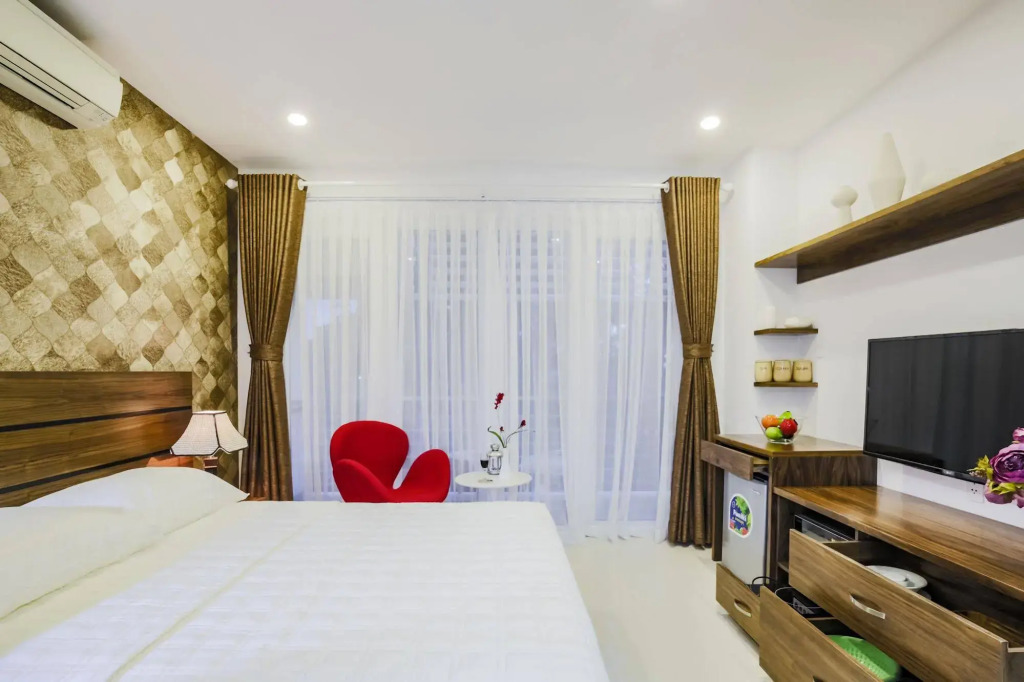 Poonsa Serviced Apartment