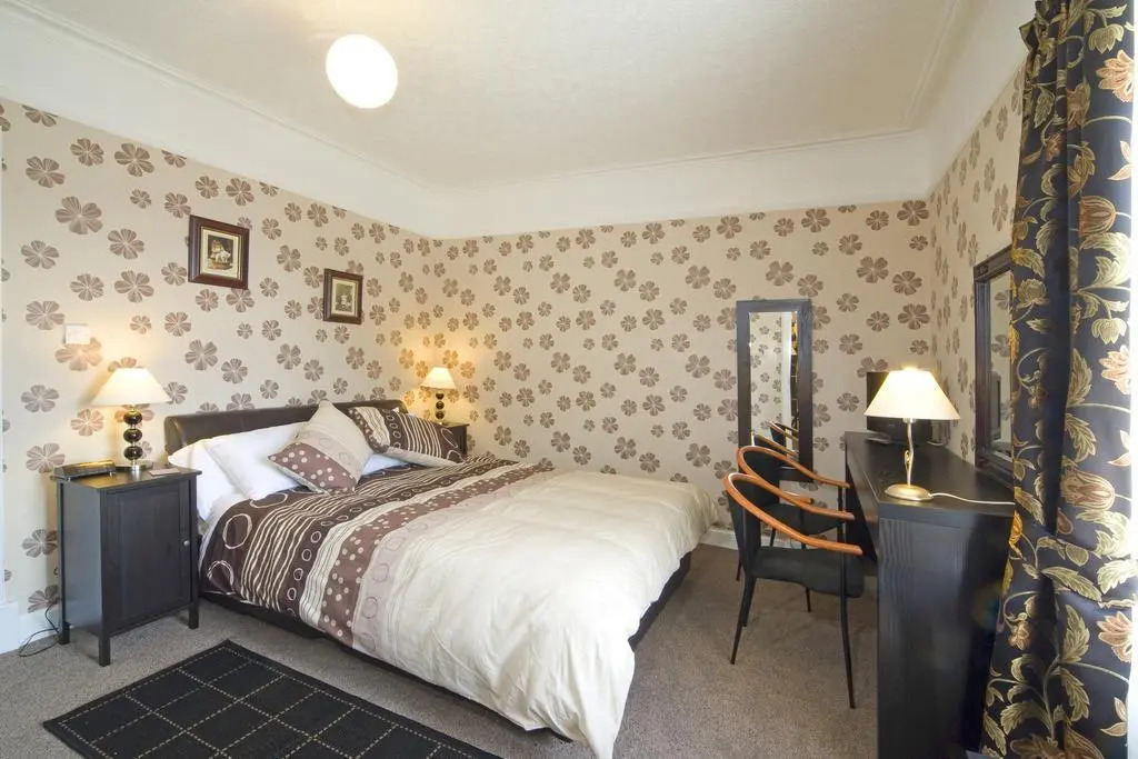 Kings Knoll Hotel