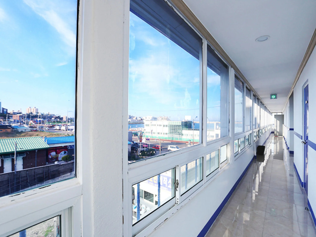 James Blue Hostel