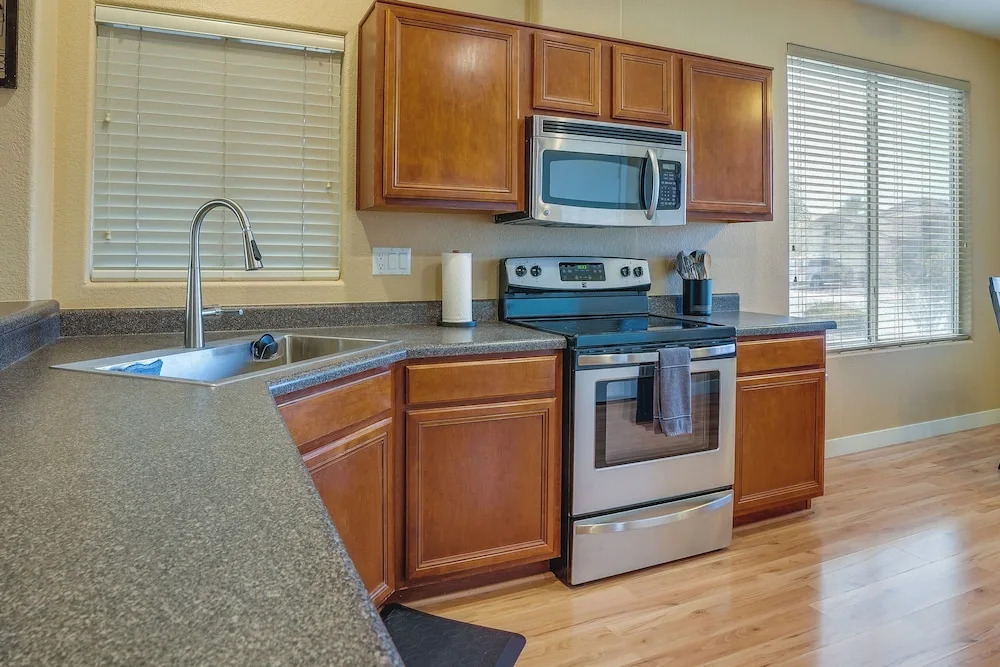 Bright Peoria Home w/ Gas Grill & Fire Pit!