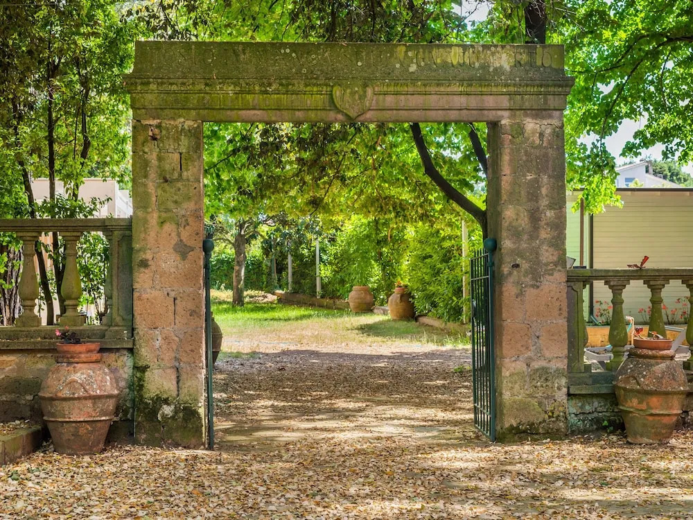 Vintage Castle in Vetralla With Swimming Pool