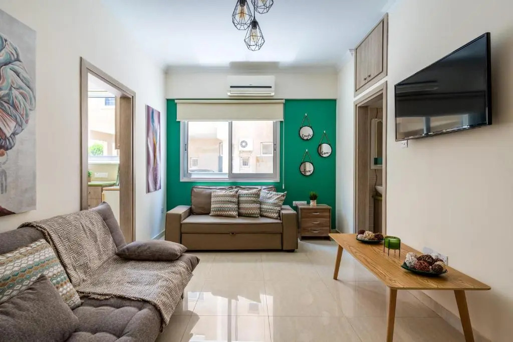 Ziemia 1-BR Apt in Larnaca