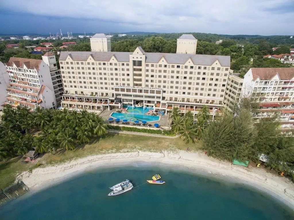 Paradise resort Apartment 2 bedroom Seaview and beachfront Family friendly unit