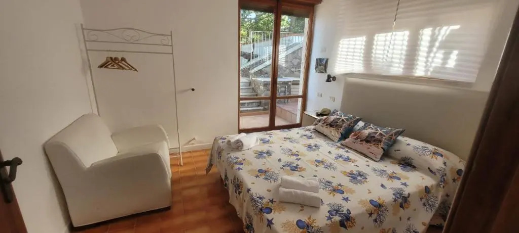 De Vivo Realty - Villa Cristina