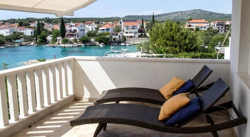 Villa Lozica