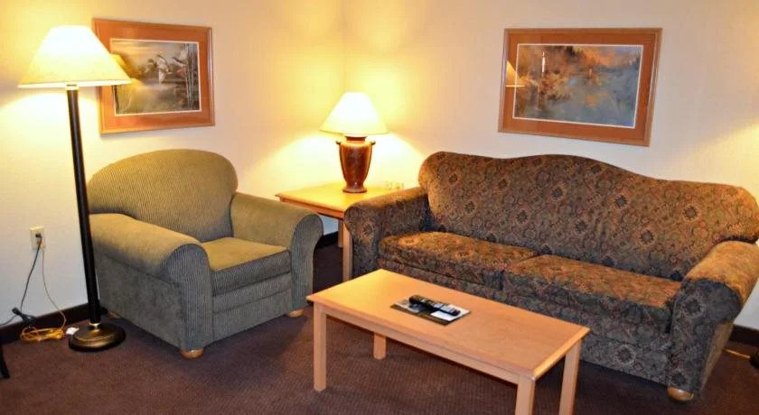 Fossil Creek Hotel & Suites