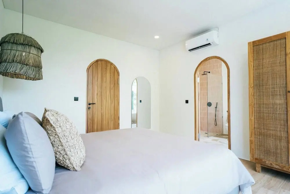 Boho Retreat 3BR Enclosed Lounge 5min Beach