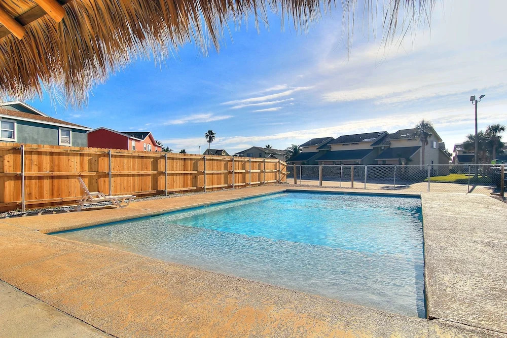 Good Times and Tan Lines - 4 Br home