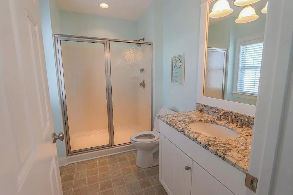 Shining Sea 5 Bedroom Home by RedAwning