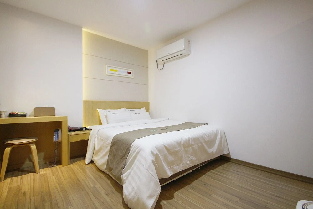 Wate Hotel