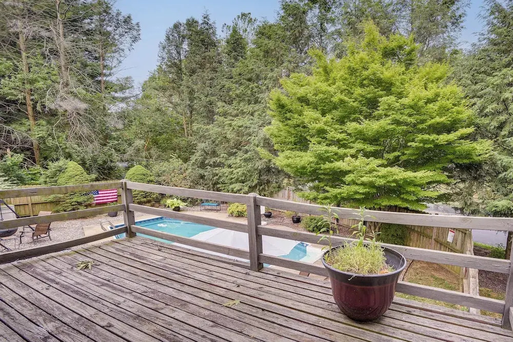 3 Mi to Downtown: Inviting Lancaster Home!
