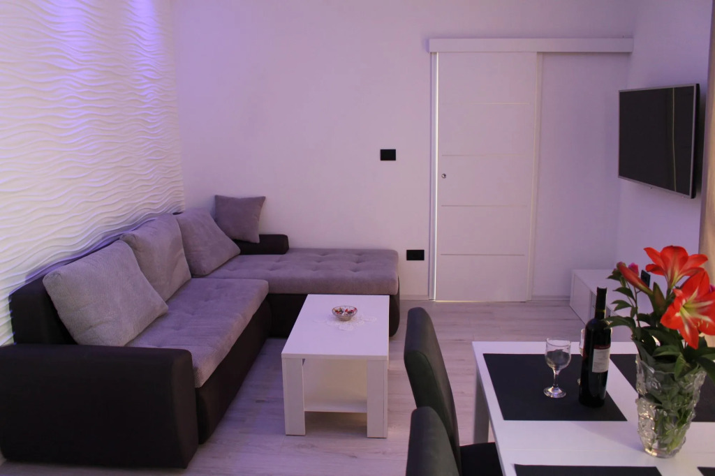 Apartments Lira