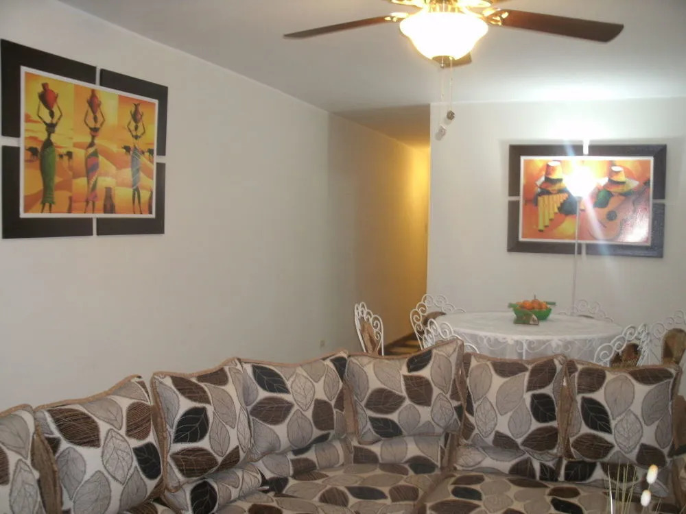 Angelicas House 2BR Near Airport Terrace WiFi