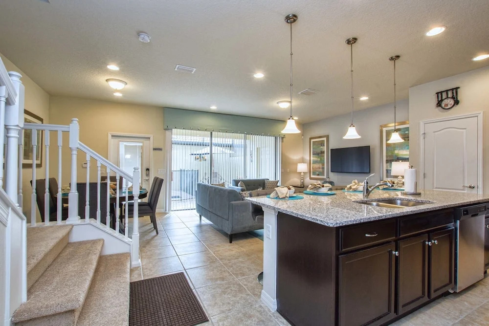 Windsor-5 Bed Townhouse w/splashpool-3804WW