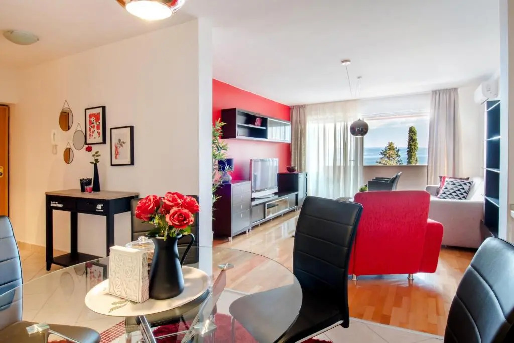 Apartment with beach view, Magis Red