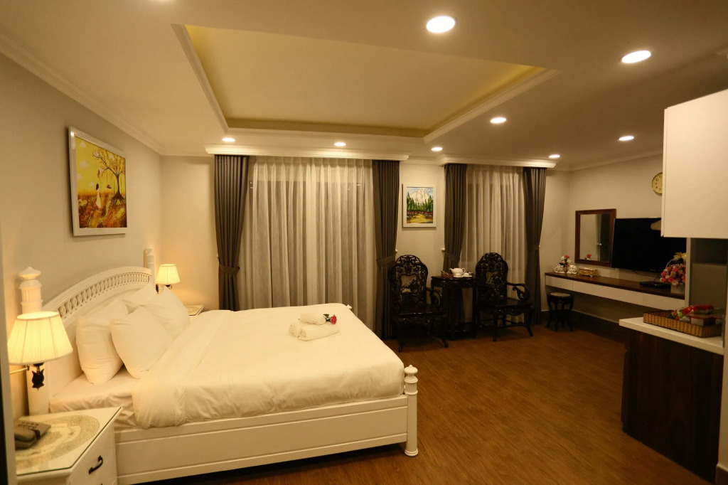 Diamond Queen Hotel